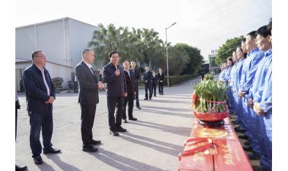 The Secretary of the Municipal Party Committee led a team to visit and comfort the employees of Zish